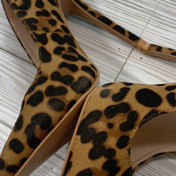 Lala Ikai leopard print high heels - Picture 4 of 10